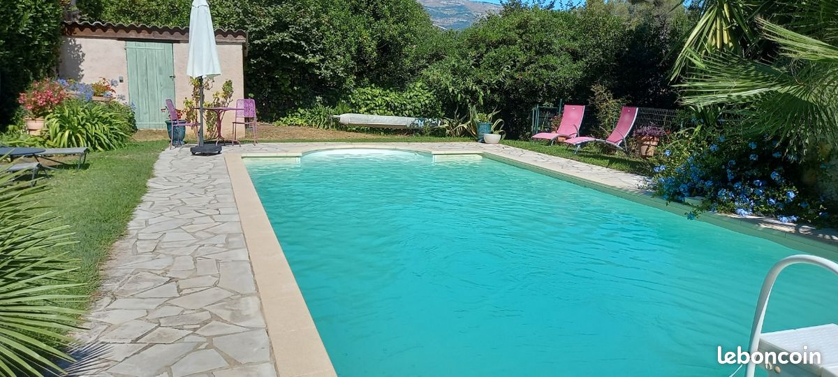 Maison 7 pièces 155 m² · à Le Rouret · 155 m² · 900 000 €