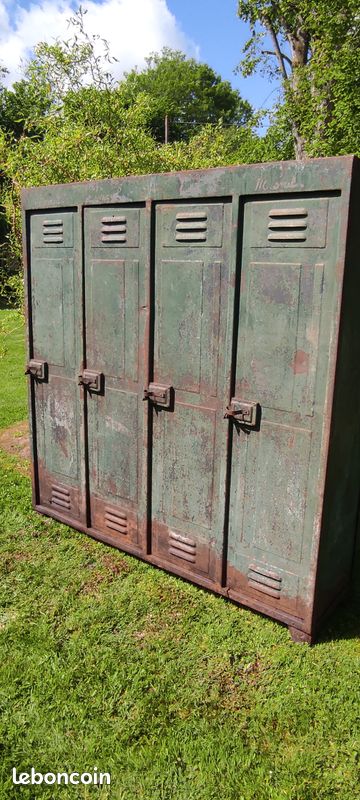 Vestiaire industriel (image 1)