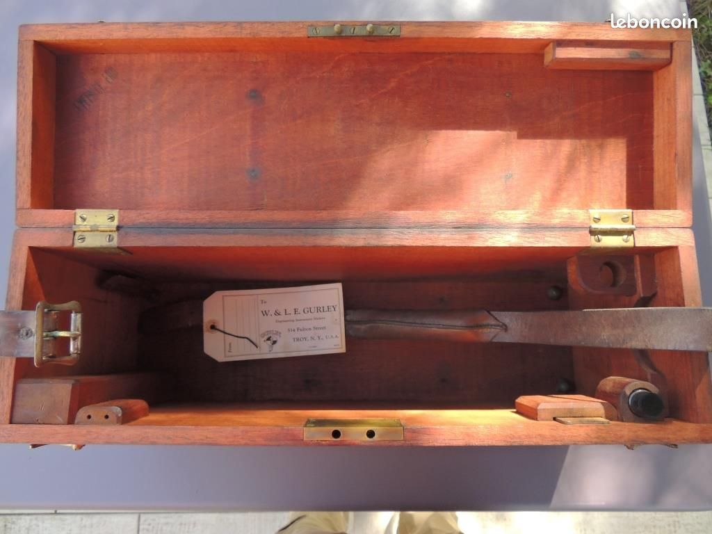 Beau coffre ancien en bois (image 3)