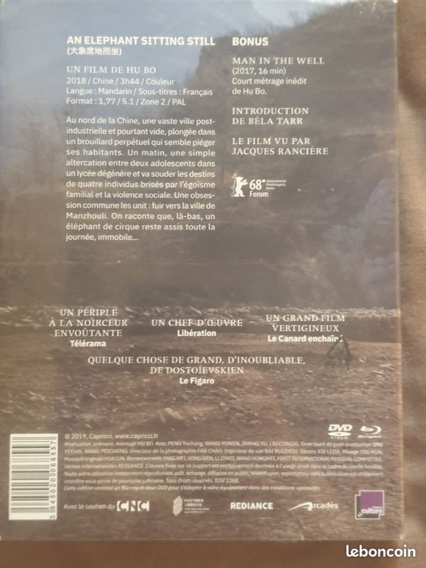 An Elephant Stitting Still Blu-ray (image 2)