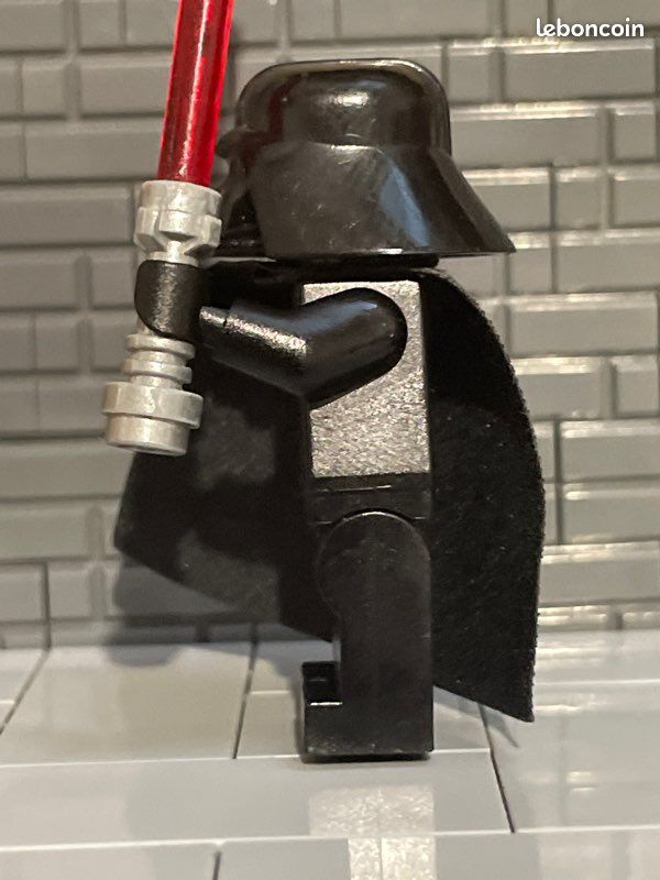 SW0209 - Darth Vader (Death Star Torso) - Lego Star Wars (image 4)