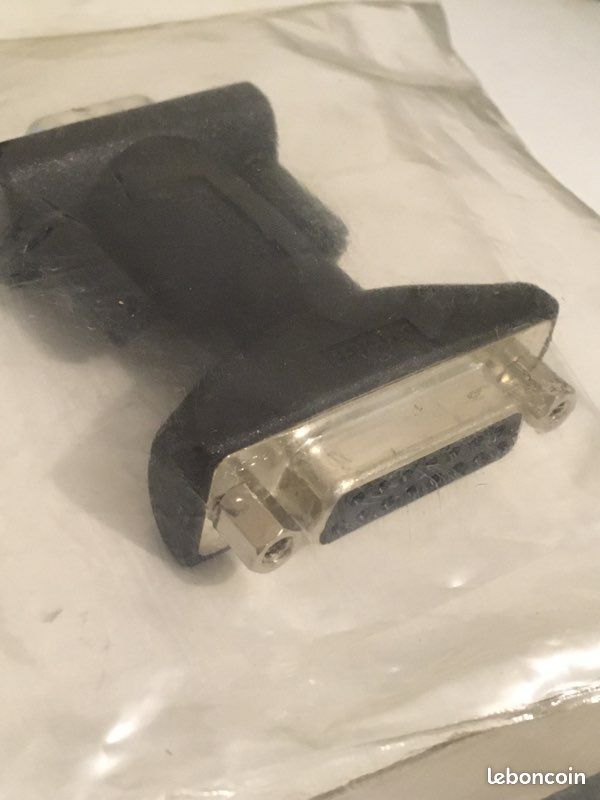 Adaptateur video neuf de VGA/SVGA vers Apple DA15 (image 1)