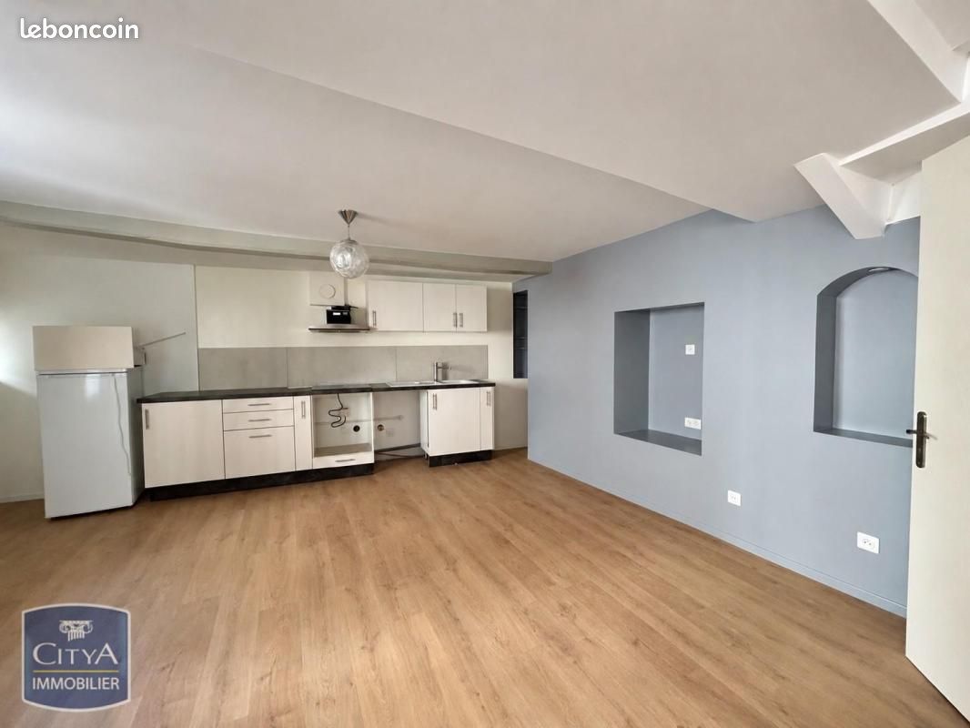 Maison 5 pièces 120 m² · à Régny · 120 m² · 750 €/mois