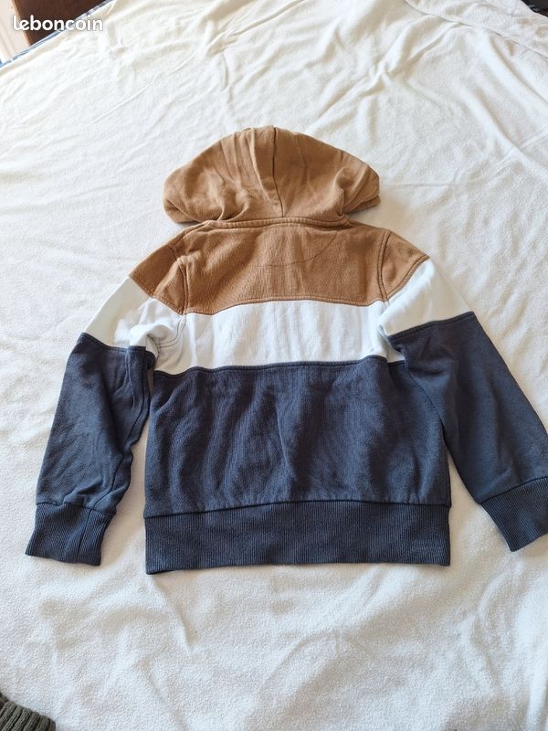 Sweat à capuche Garçon 6ans (image 2)