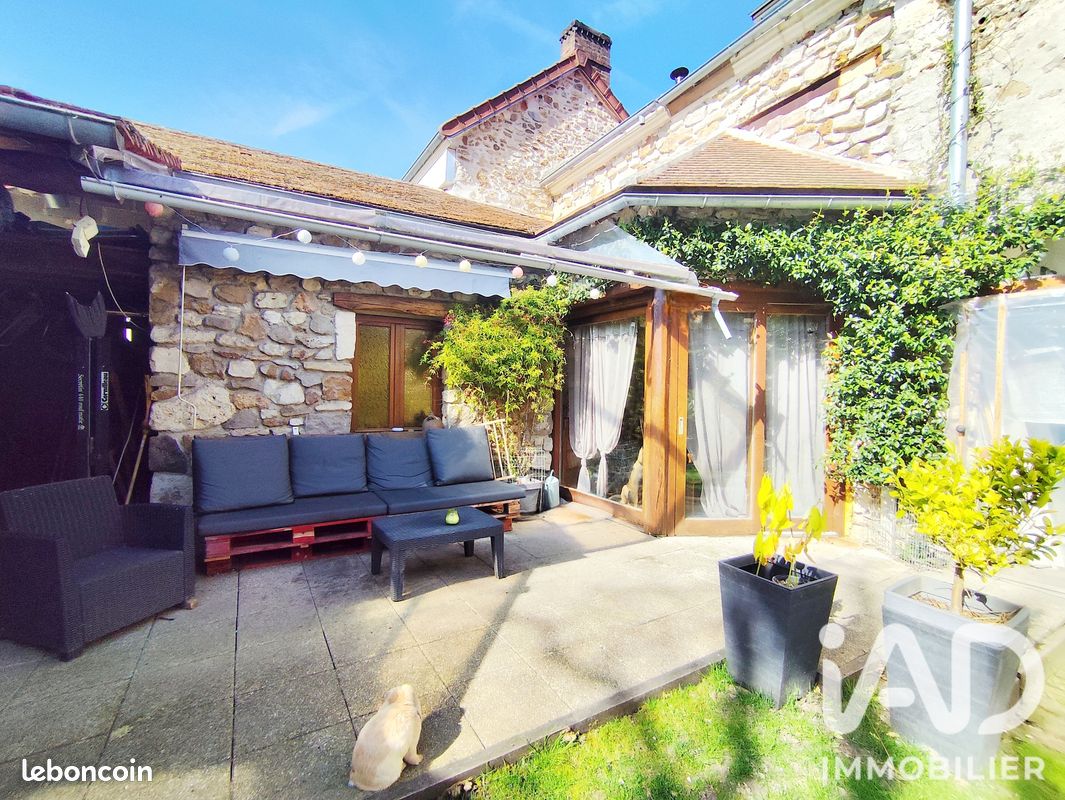 Maison 6 pièces 210 m² · à Montreuil-aux-Lions · 210 m² · 300 000 €