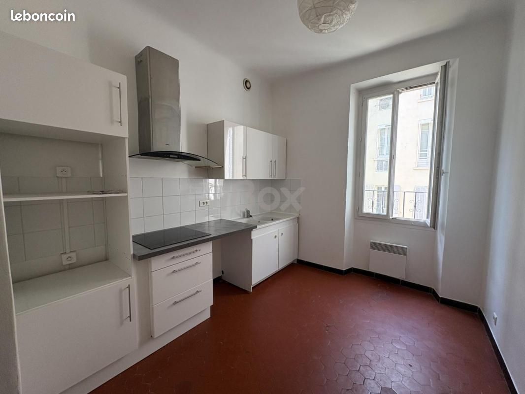 Appartement 1 pièce 45 m² · à Toulon · 45 m² · 639 €