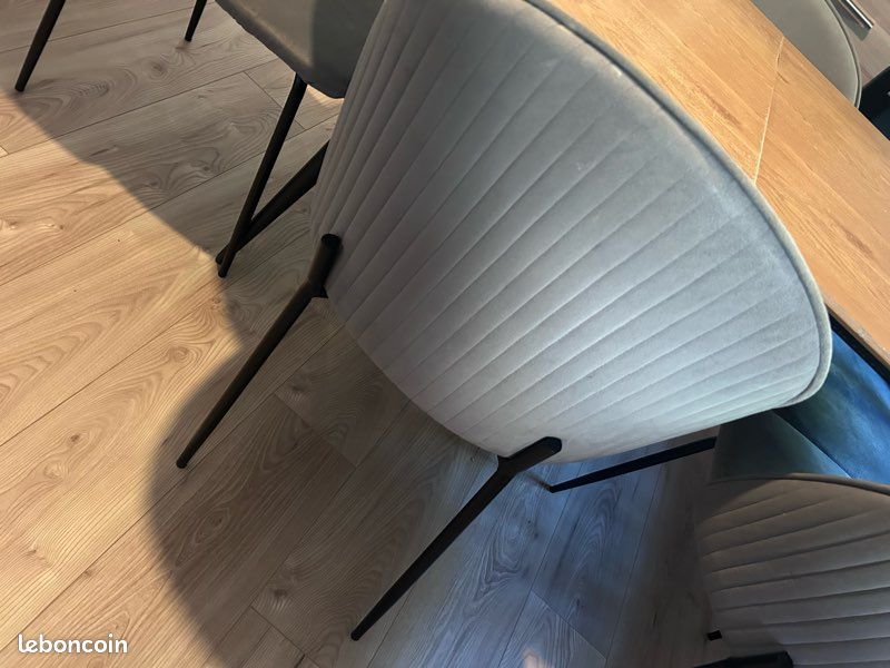 Table extensible + 6 chaises en velours (image 2)