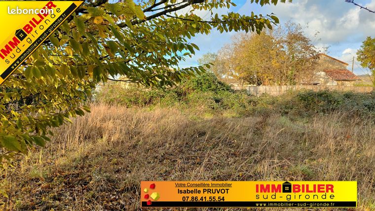 Terrain 698 m² Saint-Pierre-d'Aurillac