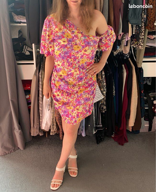 Jupe Asymétrique à Volants Et Imprimé Floral AVA & VIV – Taille 4XL, Jaune Et Violet, Neuve Avec étiquettes