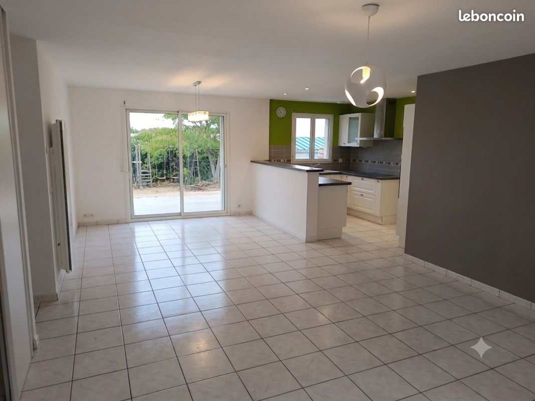 Maison 5 pièces 103 m² · à Saint-Jean-de-Liversay · 103 m² · 1 210 €