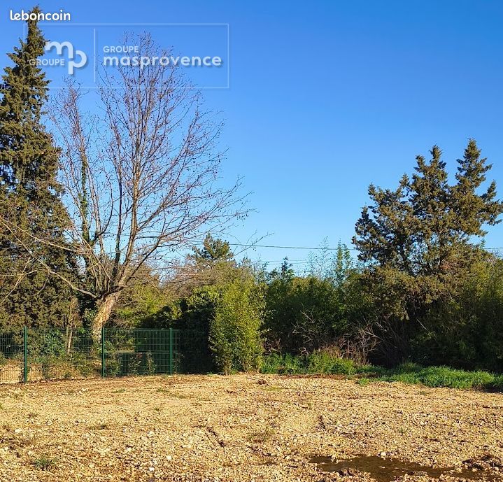 Terrain à bâtir de 470 m² à MONTEUX (84) · 142 000 €