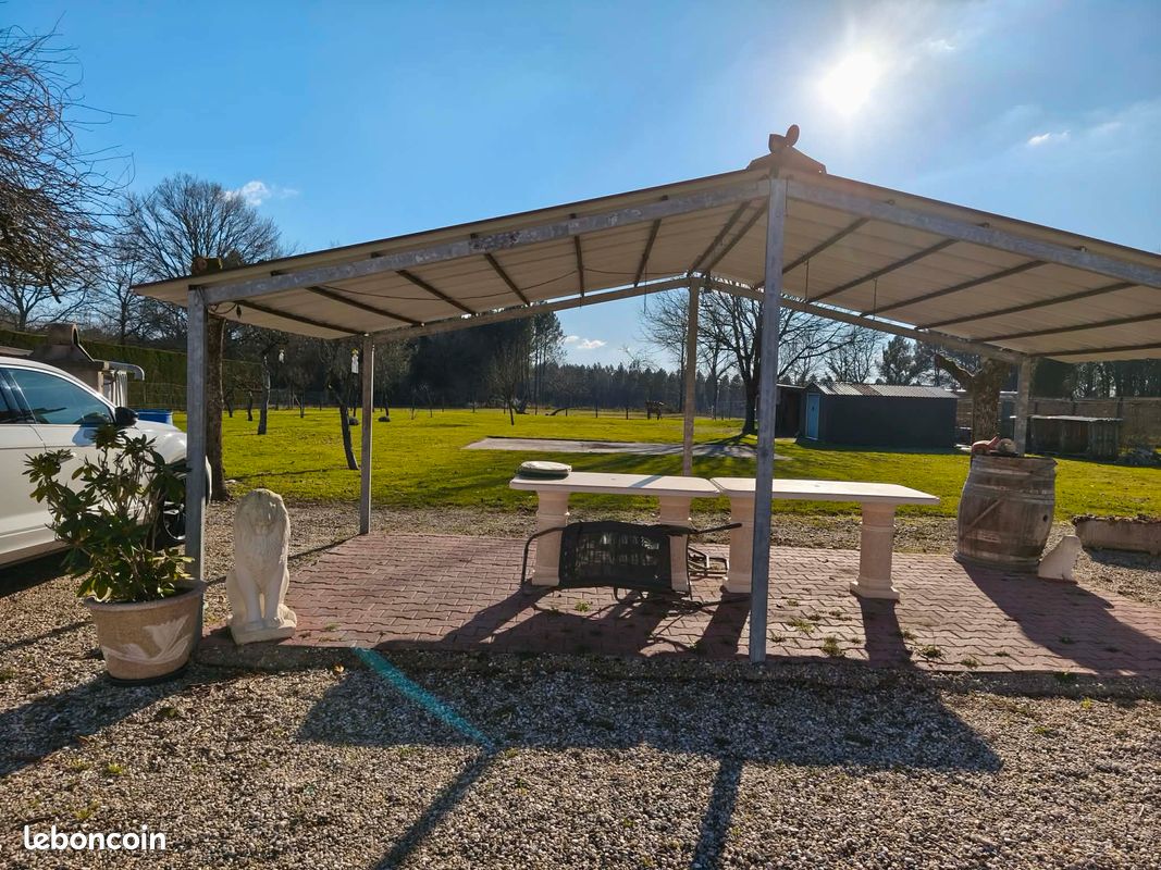 Maison 11 pièces 226 m² · à Montguyon · 226 m² · 270 000 €