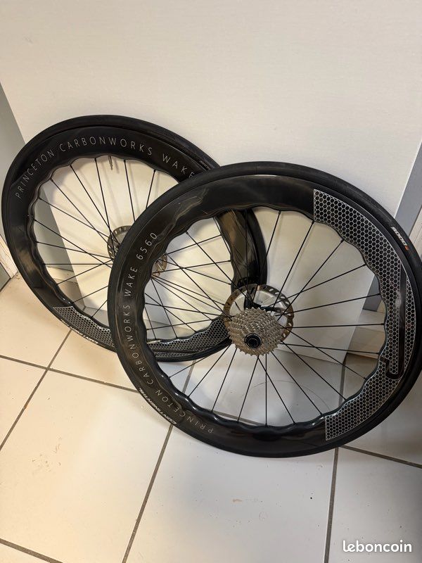 Paire De Roues Carbone Vélo Route 700C, 65mm, Frein à Disque, 11 Vitesses - Neuve