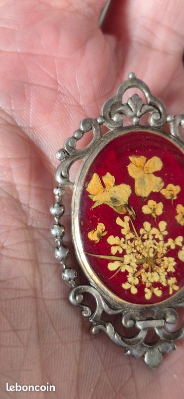 Broche Ancienne En Argent Massif - Bijou Vintage, Occasion En Bon état, Sans Marque