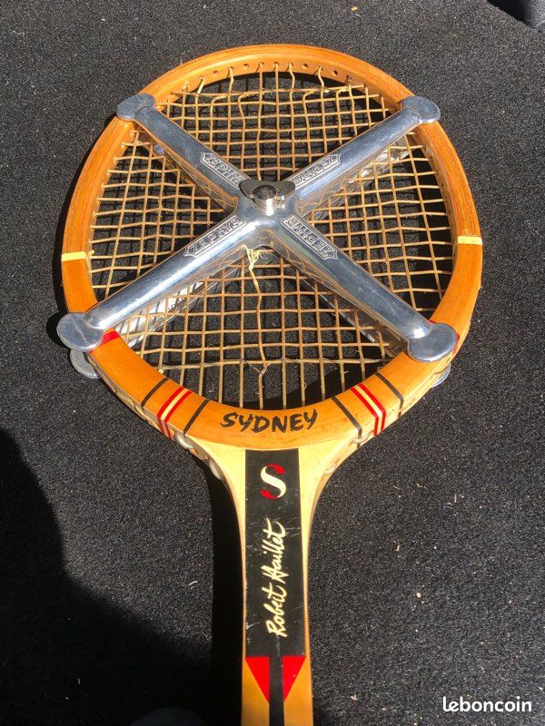 Raquette de tennis en bois vintage Sydney Robert Haillet