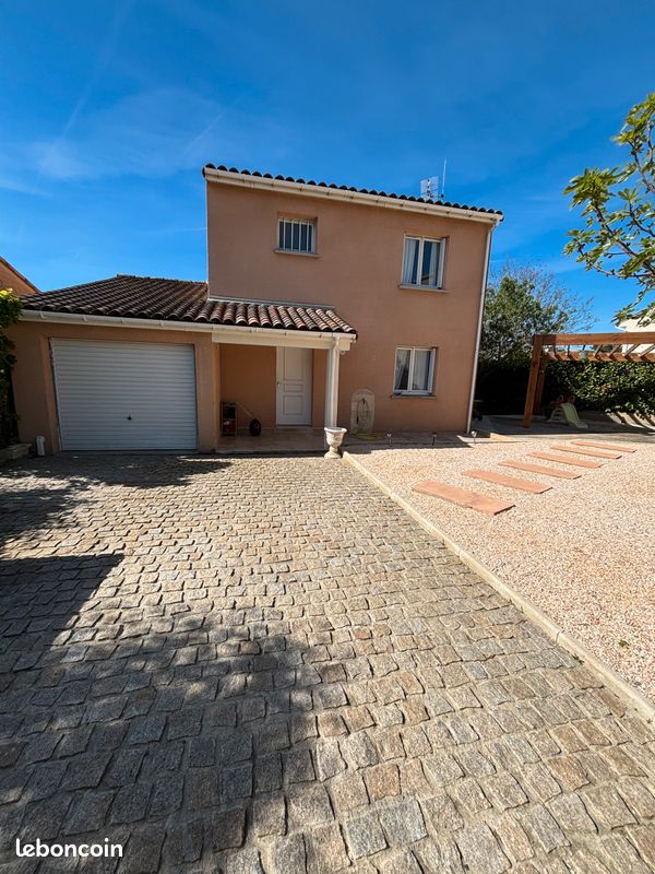Maison 5 pièces 95 m² · à Castelnaudary · 95 m² · 950 €