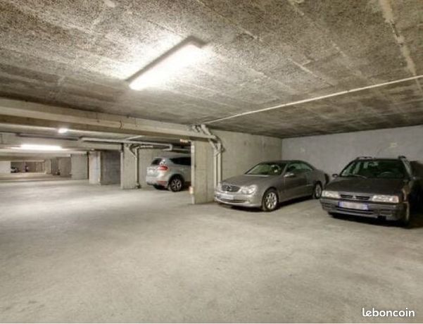 Place de parking sécurisé aéroport orly a 3 minutes avec logement 4 personnes