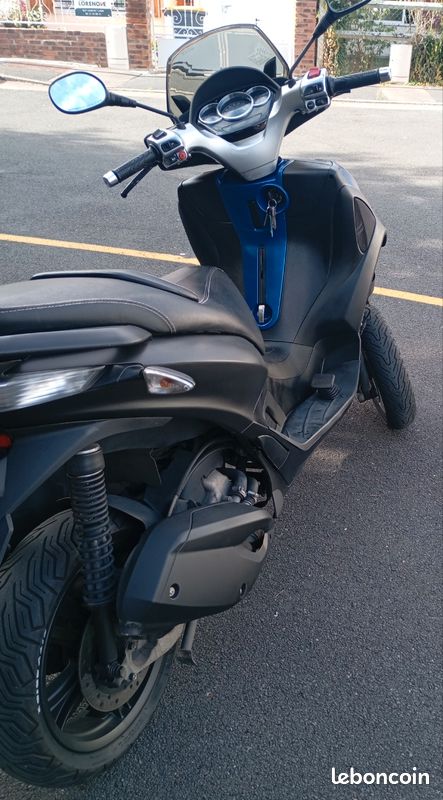 Scooter Piaggio MP3 yourban IeLt 300 Motos