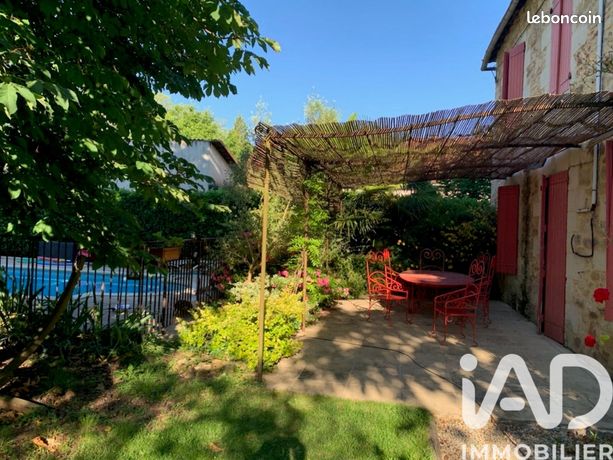 Maison 10 pièces 262 m²