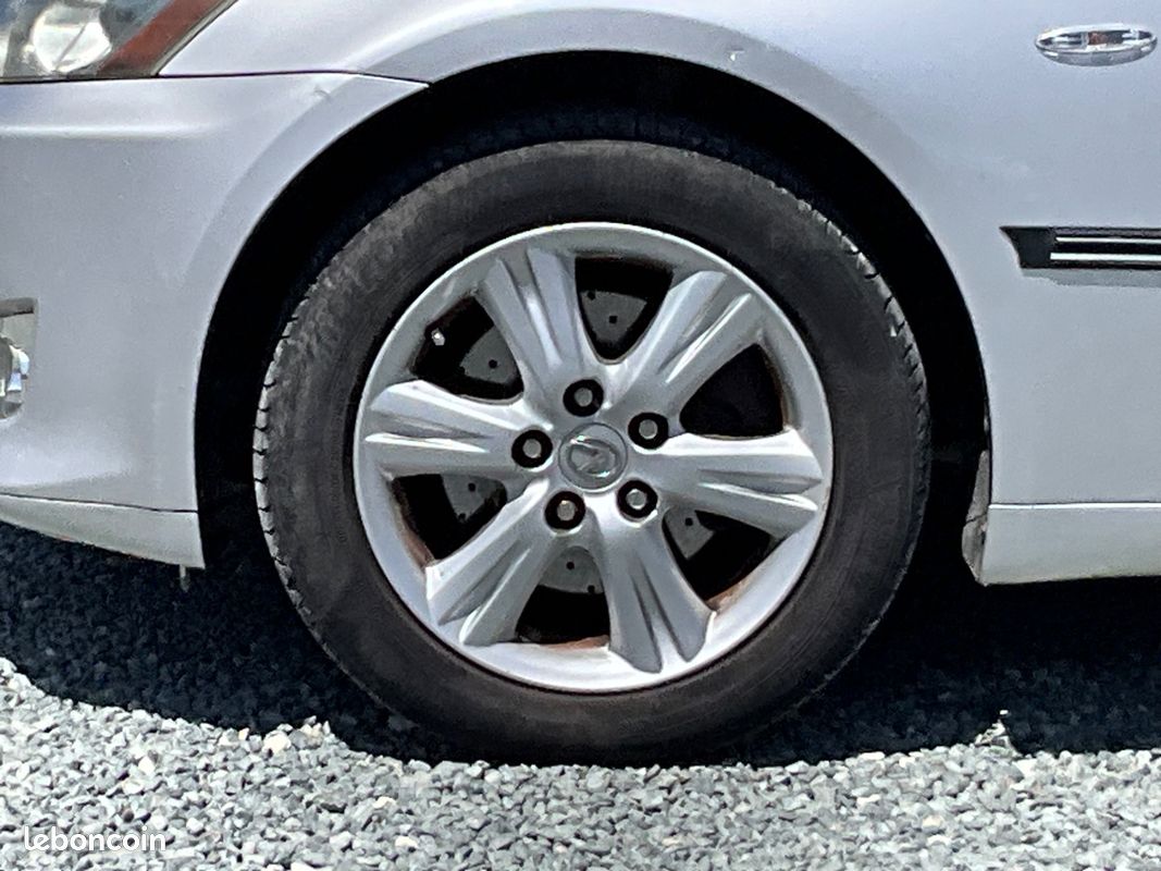 Lexus is 2.2 220d 175ch finition executive / regulateur / suivi (image 25)