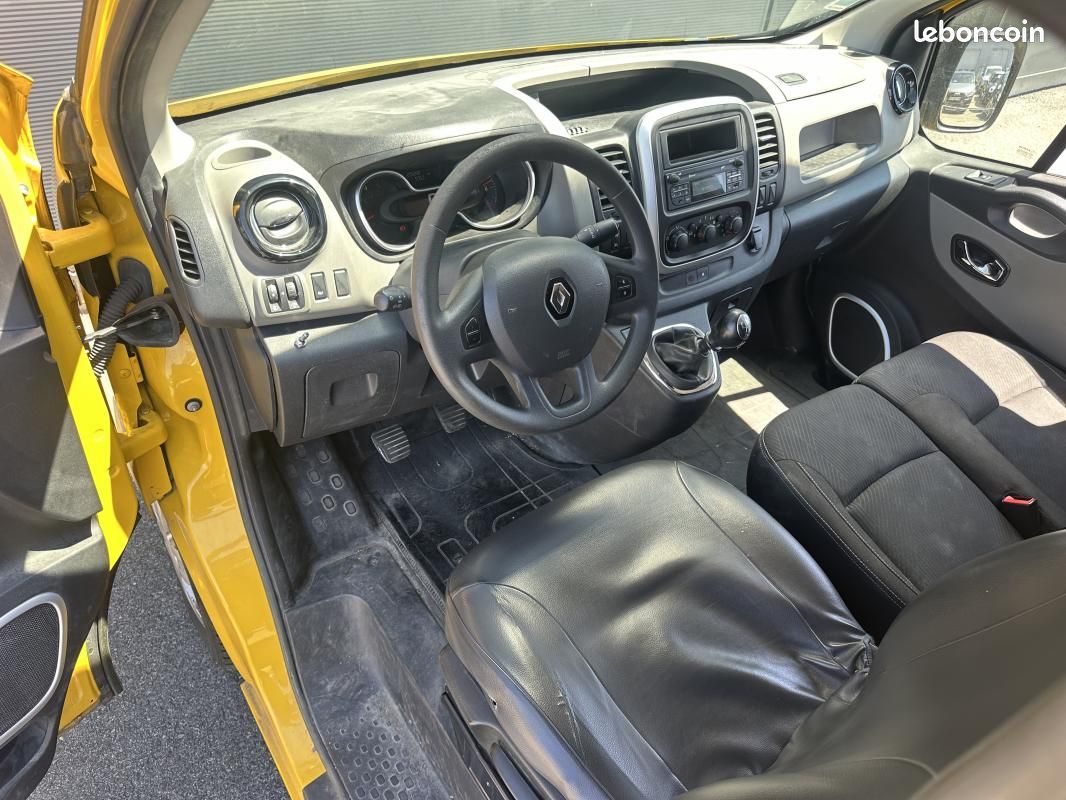 Renault Trafic 1.6 DC1 125 CH BVM6 L2H1 CABINE APPROFONDIE 6 PLACES / MOTEUR A CHAINE (image 4)