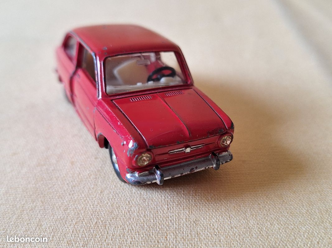 DINKY TOYS FRANCE FIAT 850 rouge, réf. 509 B ;... - Lot 306 DINKY TOYS FRANCE FIAT 850 rouge, réf. 509 B ;... - Lot 306