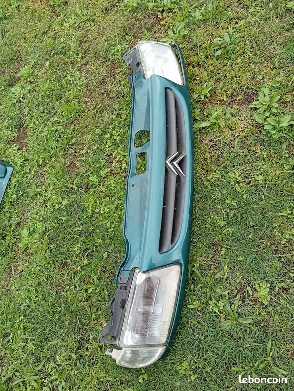 Calandre saxo phase 1, une verte et une bleue (image 1)