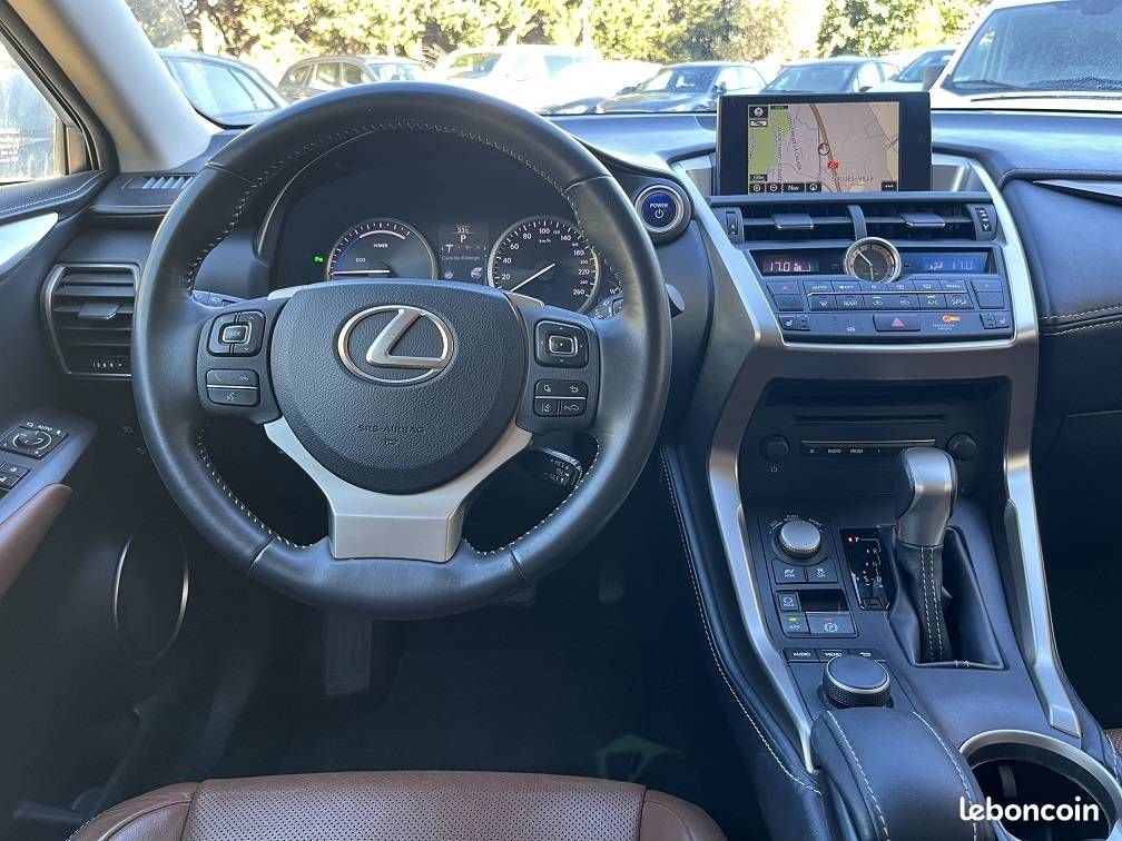 Lexus NX 300h 4WD Luxe (image 9)