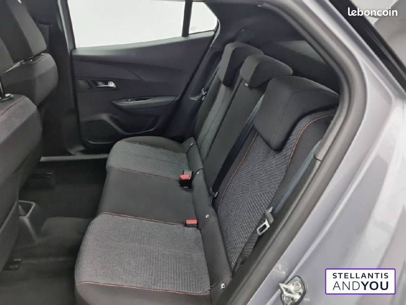 Peugeot 2008 Hybrid 145 e-DCS6 Style (image 13)