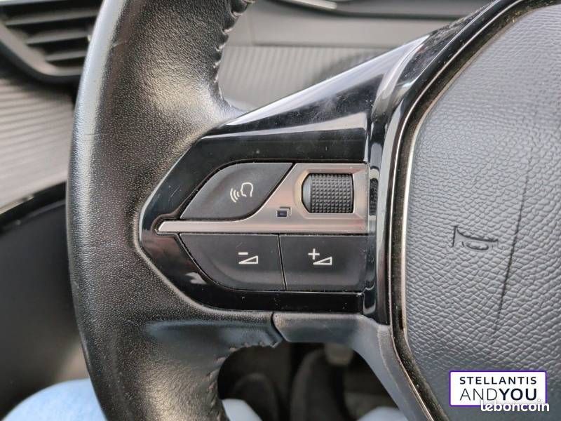 Peugeot 208 PureTech 75 S&S BVM5 Style (image 12)