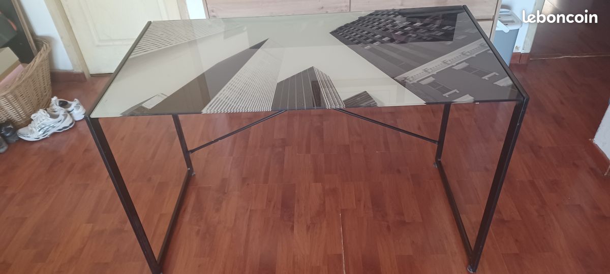 Bureau (image 1)