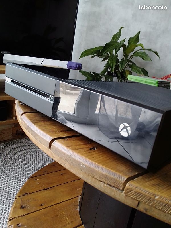 Xbox one + jeux + casque + 2 manettes (image 1)