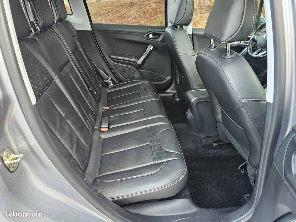 Peugeot 2008 1.6 VTi 120 ch Féline Titane (image 9)