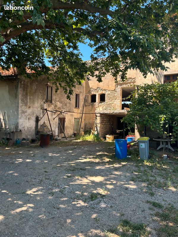 Maison 8 pièces 350 m² · à Corbère · 350 m² · 290 000 €