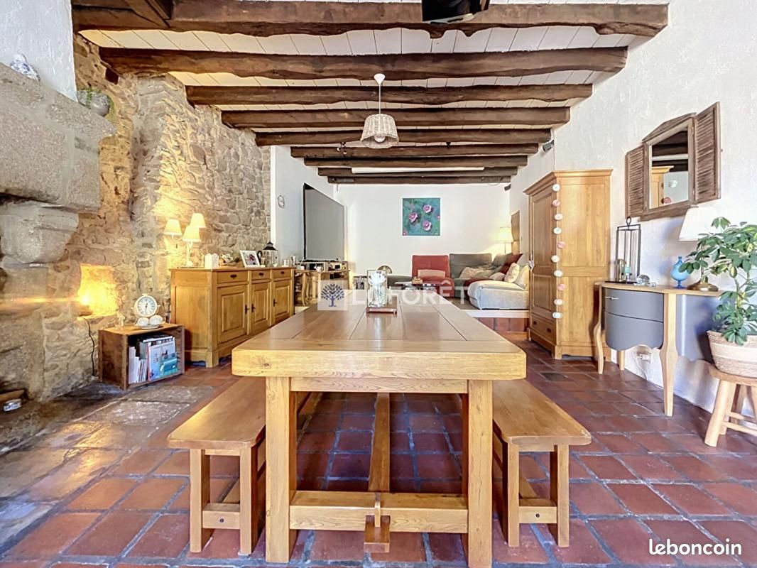 Maison 10 pièces 306 m² · à Parthenay · 306 m² · 349 000 €