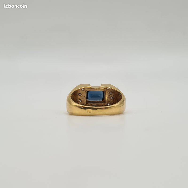 Bague tank or jaune 18 carats sertie d'un saphir et diamants (image 2)