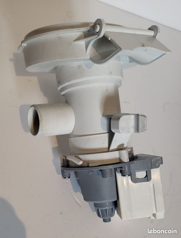ESSENTIEL B Pompe de vidange + cache filtre pour ELF614D3 (image 3)