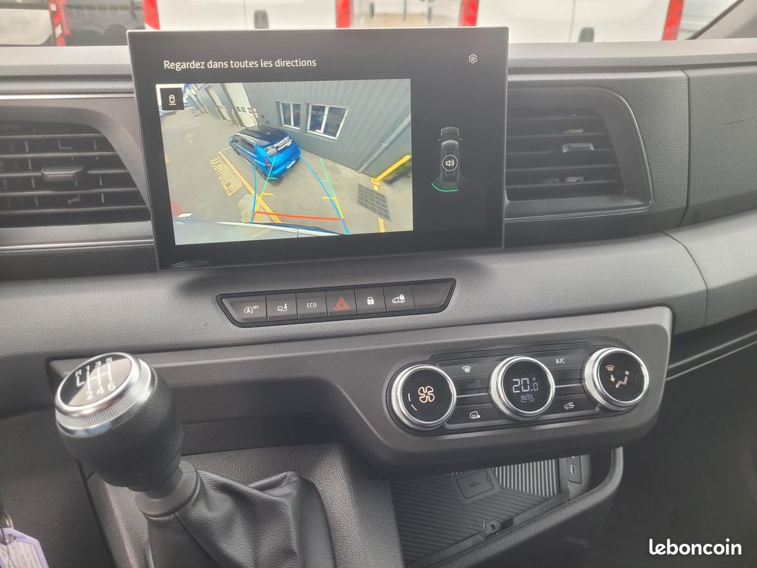 RENAULT MASTER IV L2H2 FOURGON 3T5 TRACTION 2.0 Blue DCI 130 EXTRA 03 PLACES NEUF avec HABILLAGE BOIS + CAMÉRA DE RECUL + RADARS ARRIERE + CLIMATISATION AUTO + ROUE DE SECOURS ( Prix Vente 29 990 HT ) (image 5)