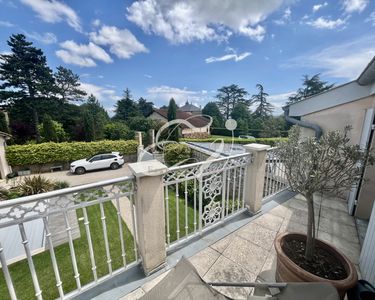 Maison 1 350 000 € - 360 m²