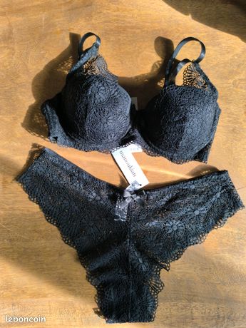 Ensemble de sous-vêtements Manoukian neuf Vêtements
