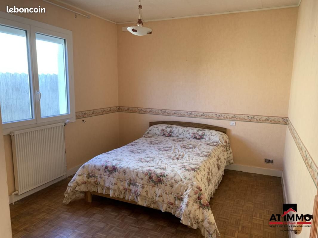 Maison 6 pièces 126 m² - Voeuil-et-Giget 16400 (image principale 12)
