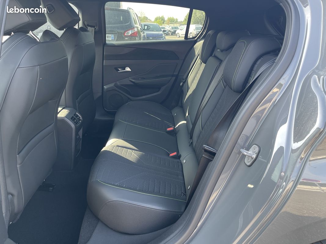 Peugeot 308 1.5 BLUEHDI 130CH S&S GT EAT8 (image 12)
