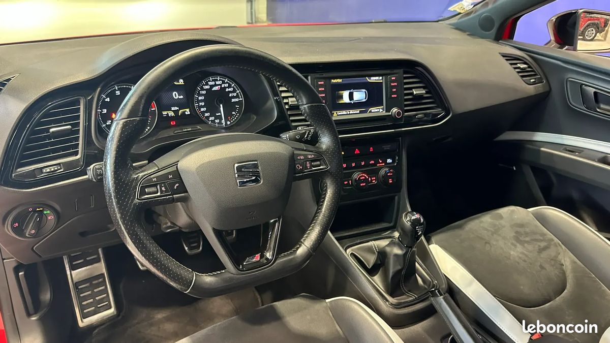 Seat Leon 2.0 280ch Cupra - Suivi complet - Sièges chauffants - Flexfuel (Éthanol) - Seat Sound - Modes de conduite (image 21)