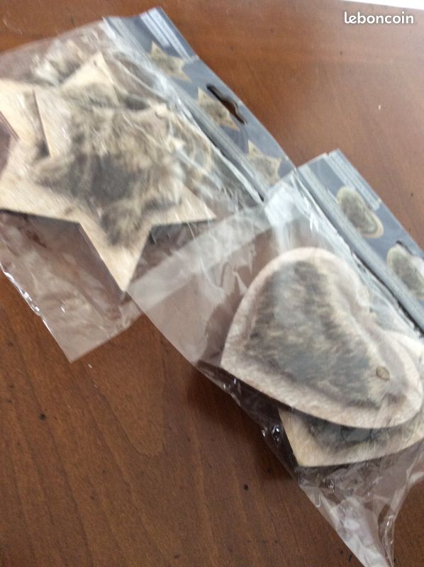 3 sujet étoile bois fausse fourrure Neuf 5euros (image 2)