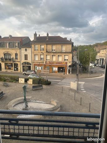 Loue F2/F3 centre ville St mihiel entièrement rénové