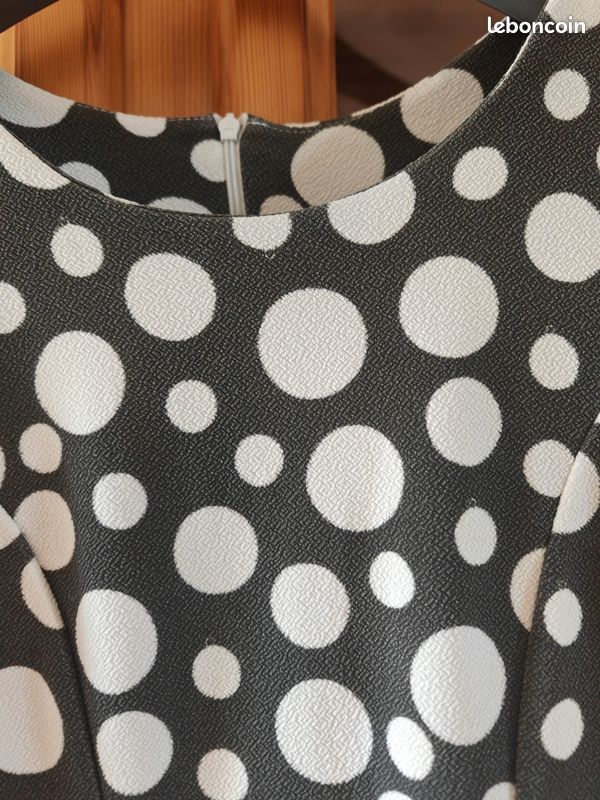 Robe patineuse gris foncée à pois blanc (image 3)