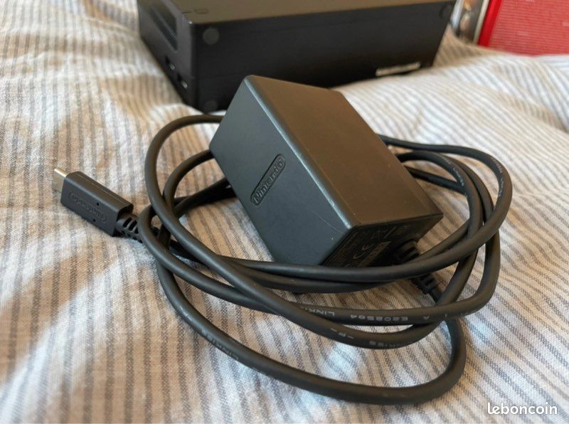 Nintendo Switch (image 5)