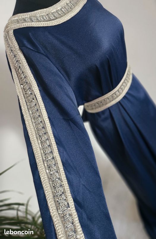 Robe bleu marine (image 3)
