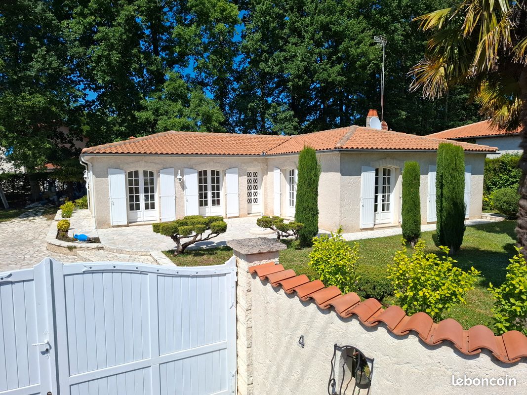 Maison 7 pièces 174 m² · à L'Isle-d'Espagnac · 174 m² · 320 000 €