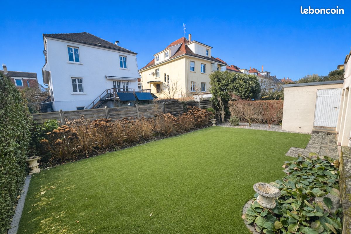 Maison 8 pièces 211 m² · à Strasbourg · 211 m² · 698 900 €
